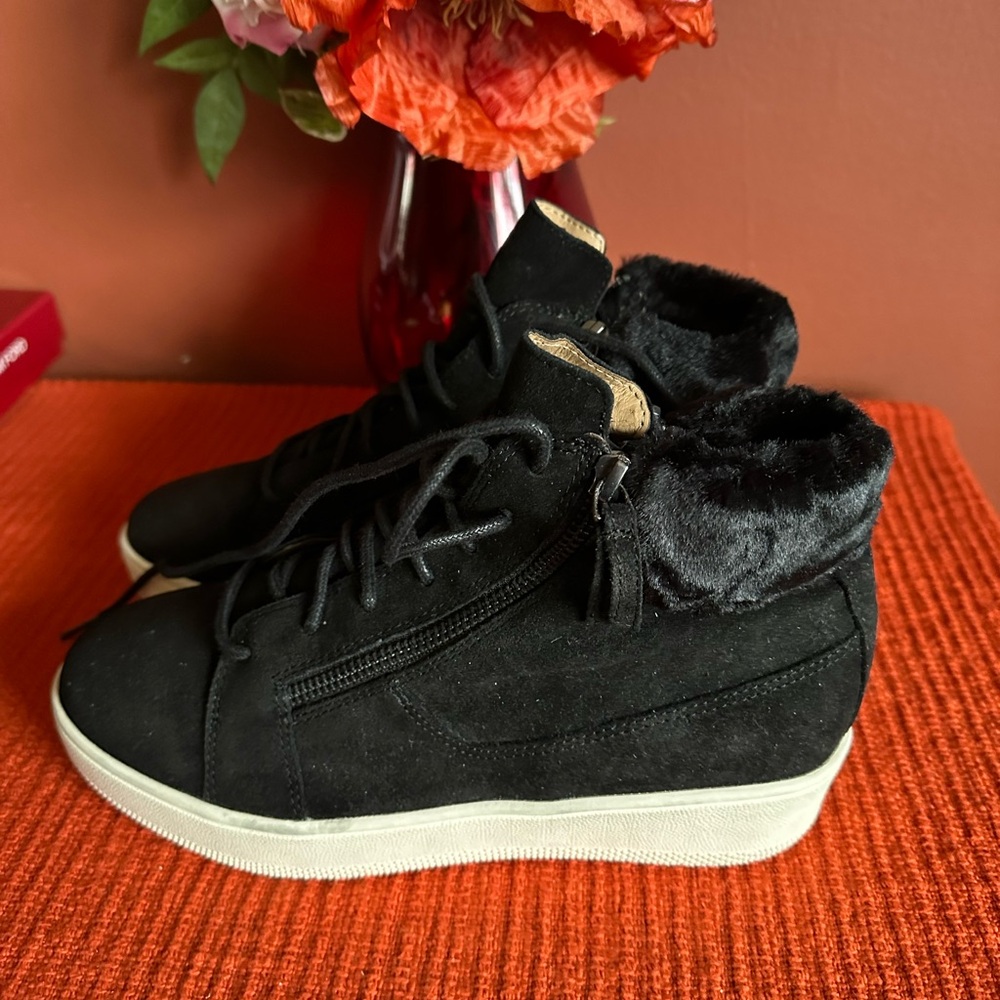 Banana Republic Black High-Top Sneakers - Picture 2 of 10